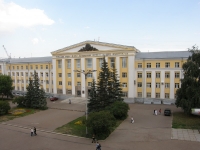University_16